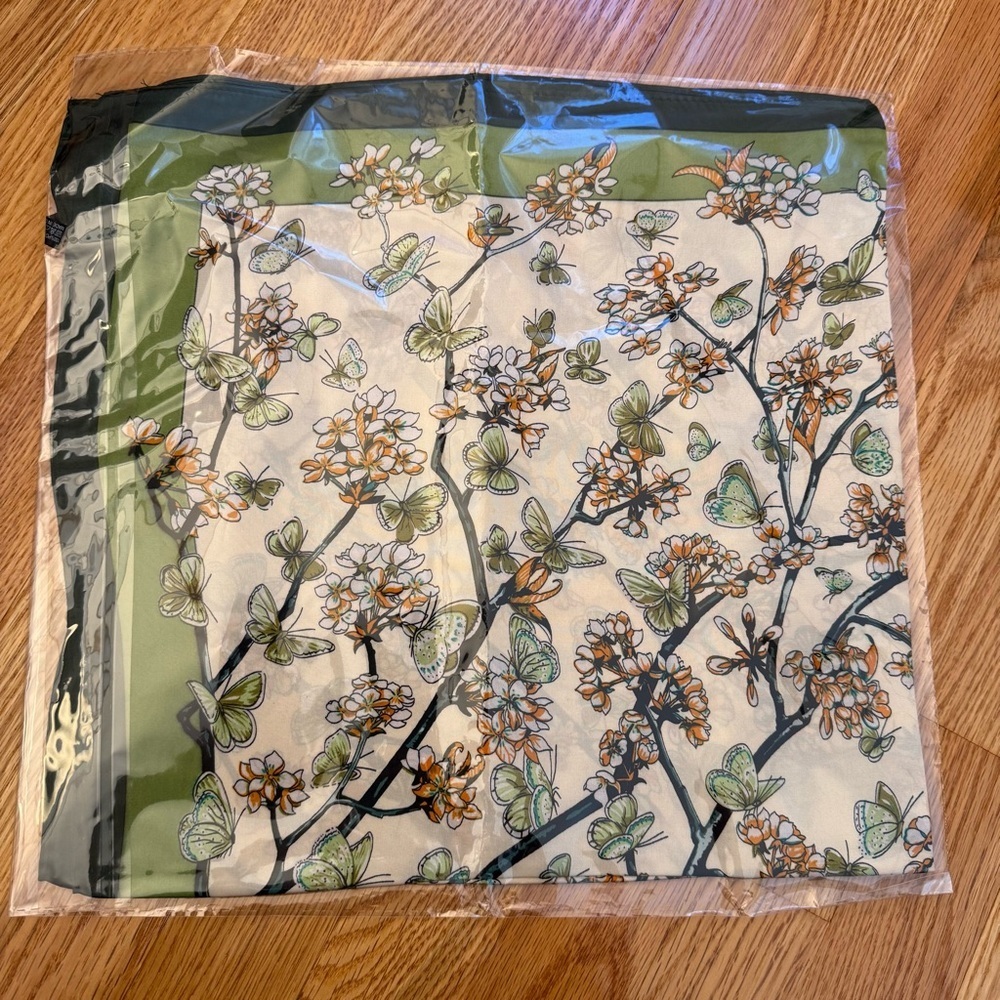 Vibrant Fall Scarf with butterfly print - Picture 5 of 5
